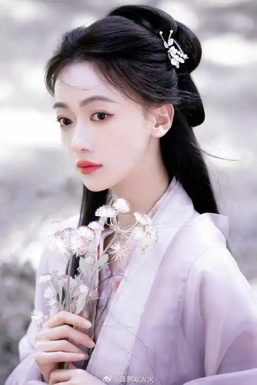 吴谨言的古装vs现代装##吴谨言古装颜值##墨雨云间