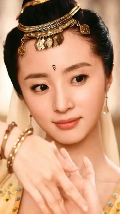 柜中美人黄轻风胡冰卿