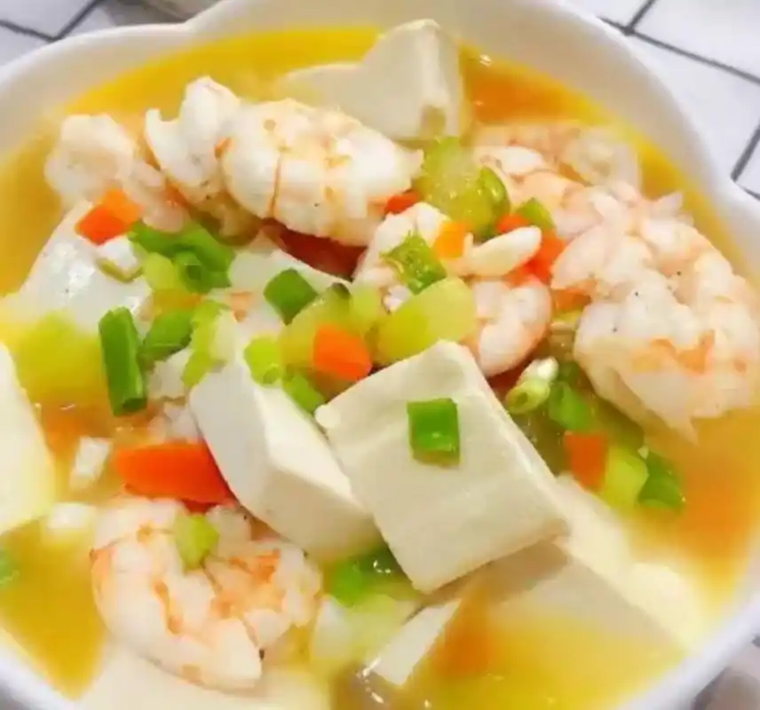我的美食分享#  虾仁豆腐汤  做法:  1:虾仁去掉虾线,冲洗干净粮缮