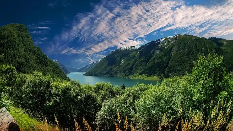 最美不过山水间,风景-回车桌面