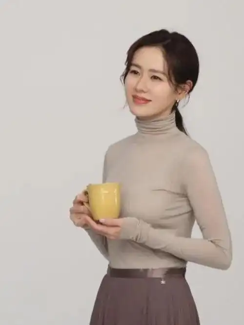 孙艺珍20张精美的照片