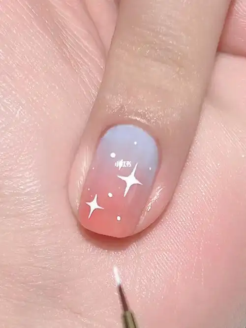 温柔显白双色渐变星星美甲画法