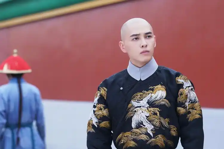 洪尧,1992年3月19日出生于河南省郑州市,中国内地男演员.