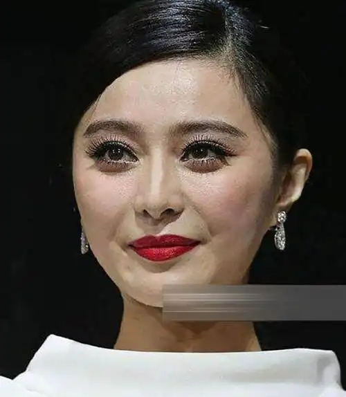范冰冰照片ps前后相差巨大 与李晨好事将近要退圈旅游
