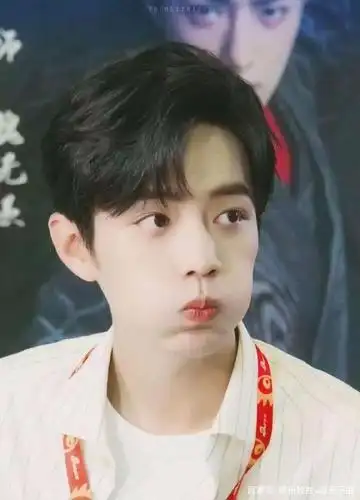 撒娇卖萌的戏份,而生活中肖战也有这一面哦,嘟嘟嘴的肖战特别特别可爱