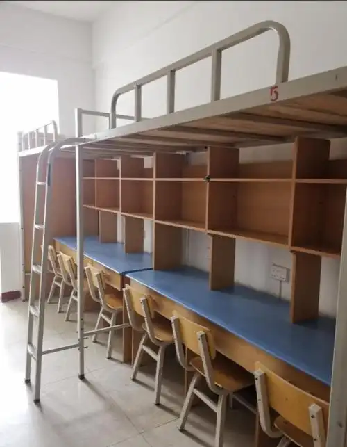 032重庆工程职业技术学院宿舍有四人间和六人间,均配置有卫生间,淋浴