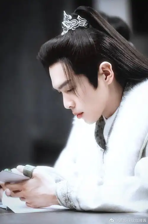 谁会不爱张若昀的古装呢