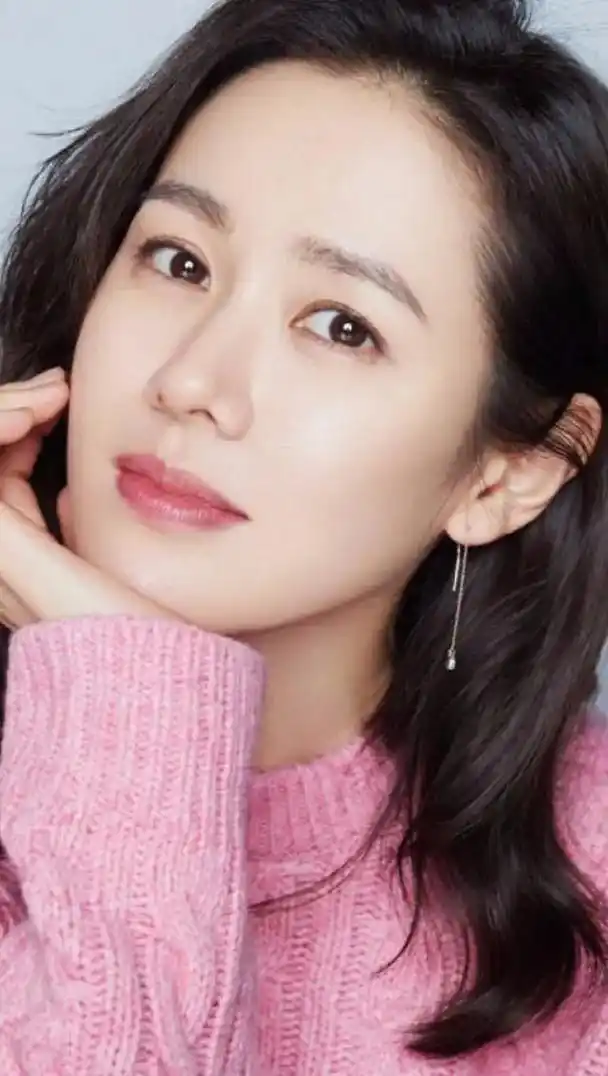 韩国女星孙艺珍最近已复出.