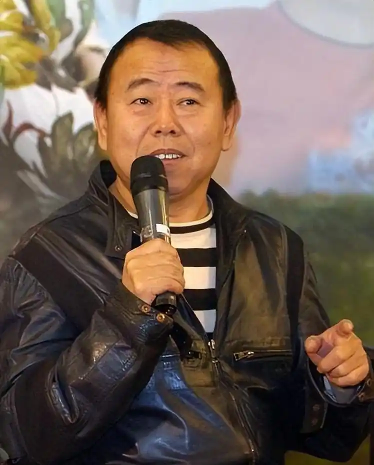 1996年春晚走红后,39岁潘长江膨胀想离婚,"找她两年毛病"