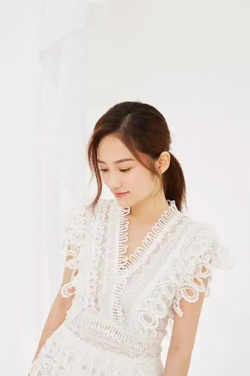 汤梦佳最新写真大片曝光一展优雅大方气质