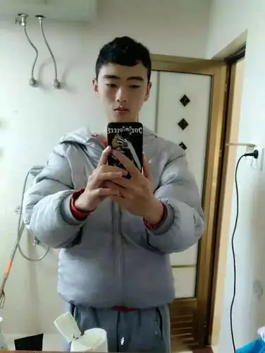 160斤大胖子变小鲜肉 健身改变的不止是体重