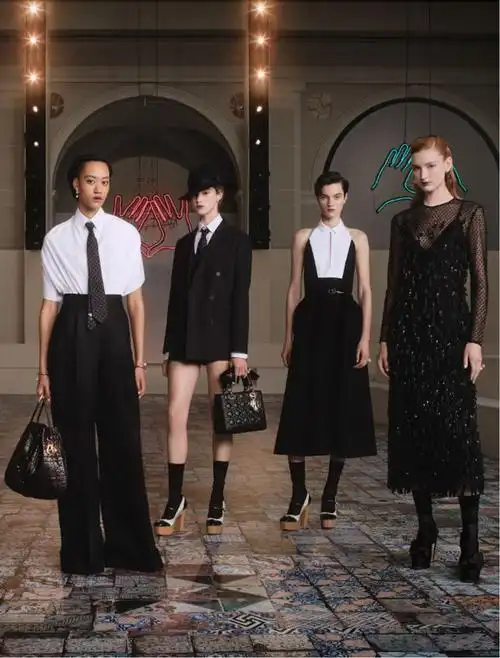 迪奥二零二四秋季女装成衣秀给予女性更多时尚选择