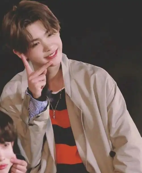 黄明昊古早照片