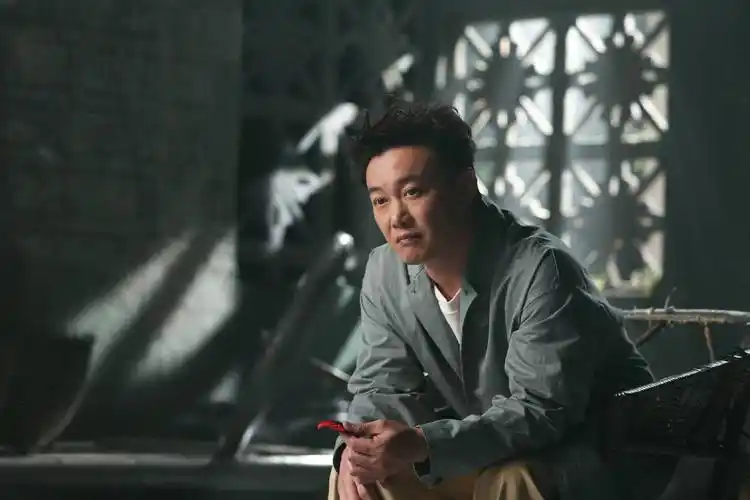 eason陈奕迅倾情献唱电影主题曲感受夏日般治愈系温暖