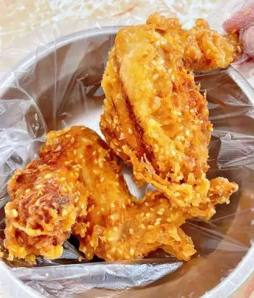 新寮成兴芝麻鸡翅-"一直想找机会吃这家鸡翅,每次回来都看到点.