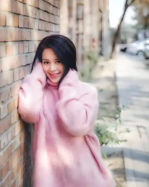 1987年,王力可出生于山东济南一个普通的家庭中.