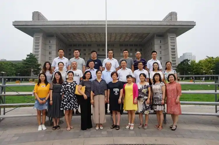 实验小学老师合影