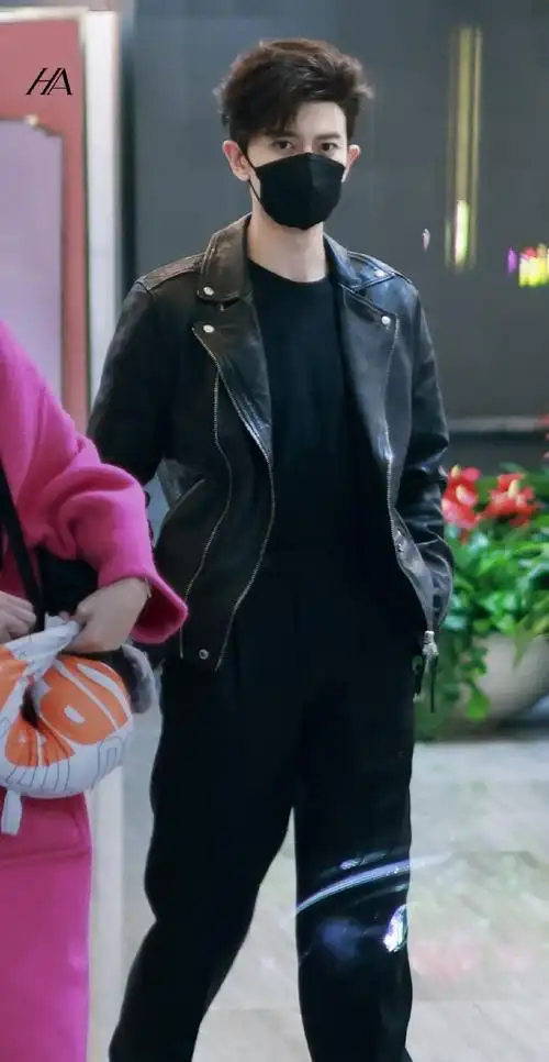 rogervivier品牌代言人任嘉伦#    2024-0320  北京7615成都