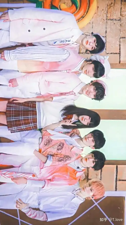 有没有时代少年团姐姐真漂亮粉色衣服那一期的团照