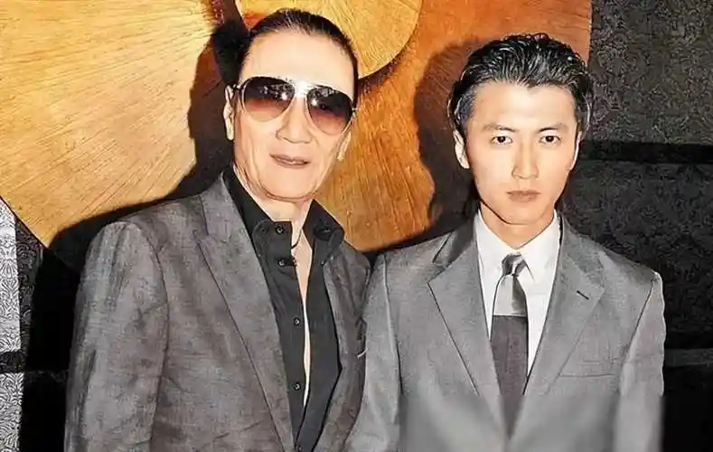 原创87岁谢贤操劳过度患重病突然瘫痪紧急入院谢霆锋回应了