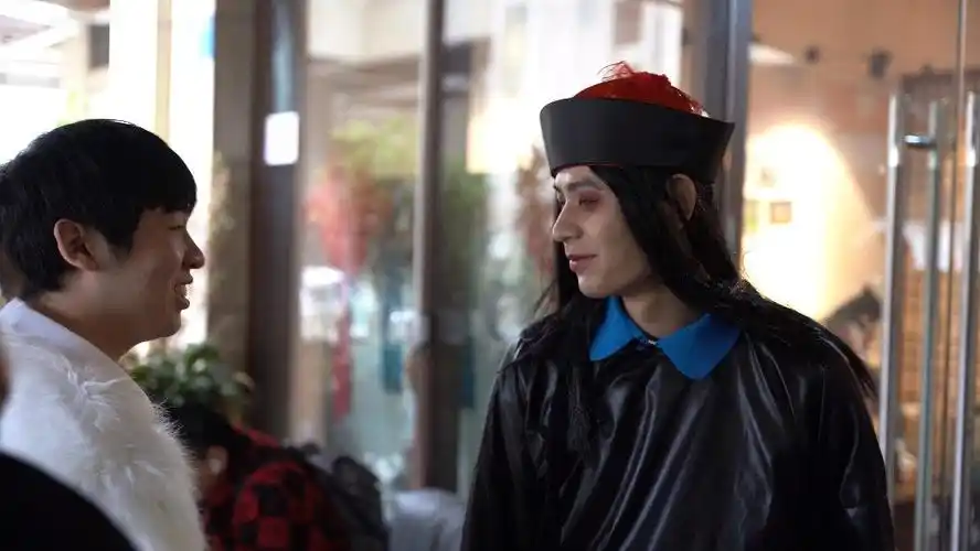 这个僵尸有点帅