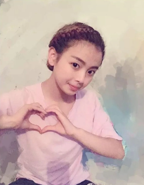 杨超越童年照曝光,与现在颜值差之千里,顺应了女大十八变定律