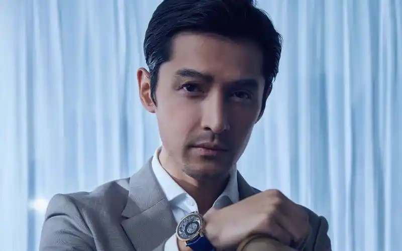 胡歌帅气男神成熟气质2k壁纸