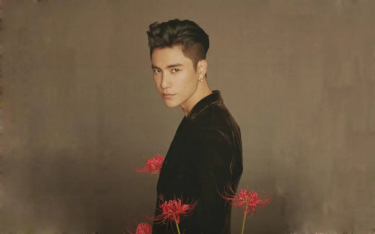 鬼吹灯之寻龙诀主创陈坤彼岸花高清壁纸下载