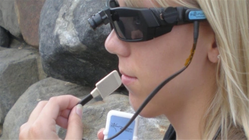 此款眼镜,让盲人也能"看清"世界,通过舌头感触,是什么原理_腾讯新闻