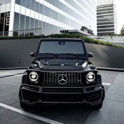 奔驰大g全黑色外观像个黑武士