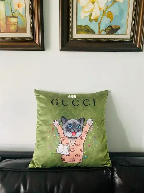 8元跟风成功gucci抱枕_抱枕_古驰怎么样_壁纸_网易云音乐_设计_logo