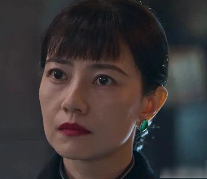 高圆圆新剧状态引热议齐刘海发型像换了个人41岁法令纹深陷