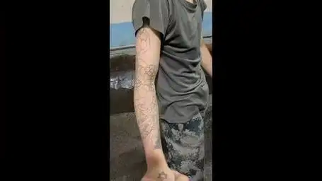 这炫酷的花臂 如今做菜做饭一把好手 还和父母说回去就把它洗掉