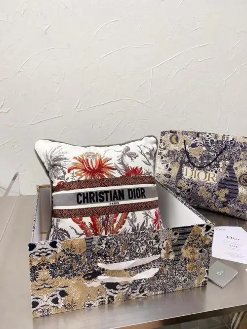 dior迪奥407040的绝美家居抱枕来啦