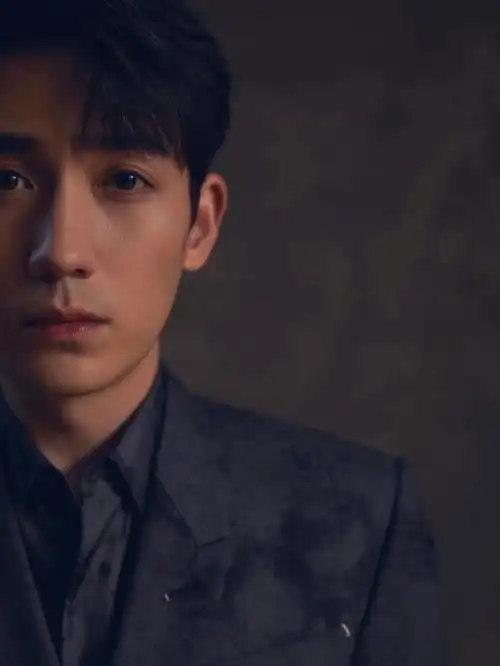 世界上怎么有眼神这么温柔的男孩子