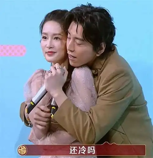 李沁和魏大勋曾一同登场一档恋爱综艺节目.为了进