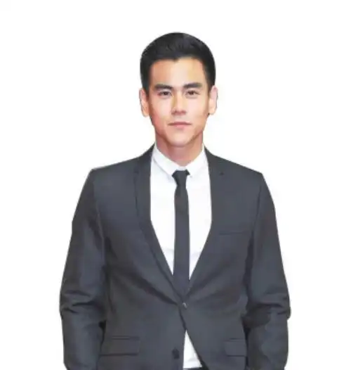 不过没关系,彭于晏照样帅到爆表,尤其是那一身腱子肉,简直是荷尔蒙