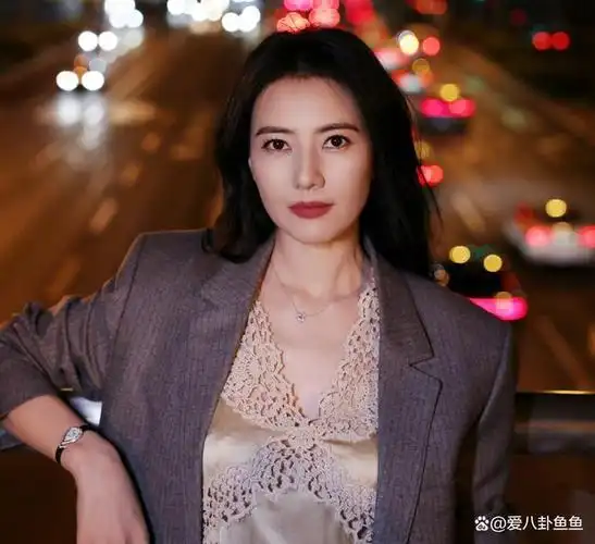 拒绝炒作,绯闻和带货,《庆余年2》王楚然被骂,42岁的她赢麻了