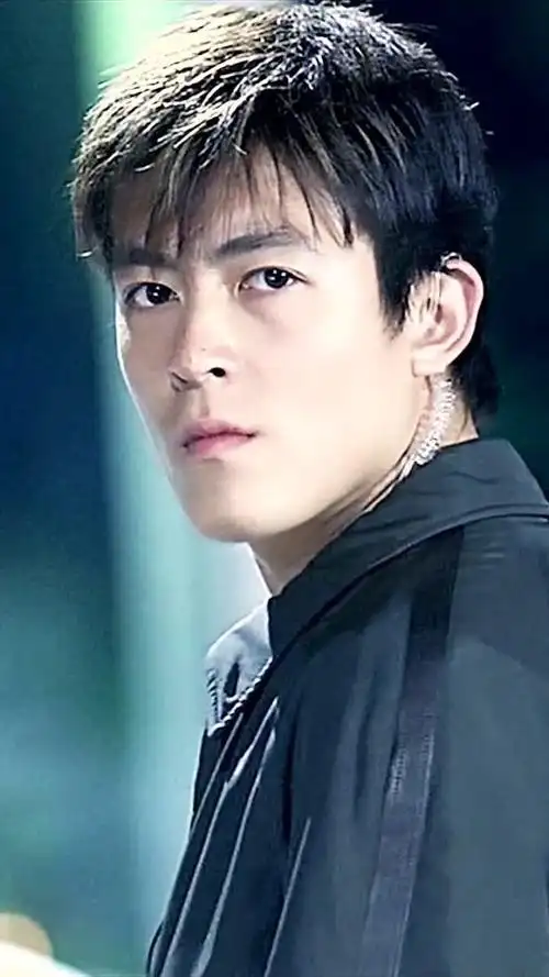 年轻时候的陈冠希,绝对是影视界的颜值担当,直到现在也很帅