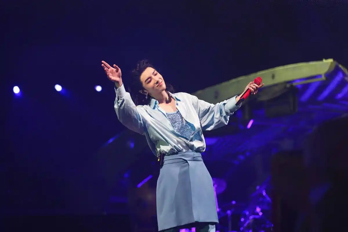 2021华晨宇演唱会温暖收官蓄力无限浪漫将治愈进行到底