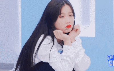 虞书欣图源:wb浅槭青鸾