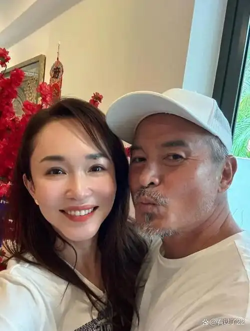 明明年纪相差不大却看着像两代人这6位女星把老公熬成爹