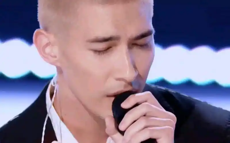 活动  【创造营2021】米卡演唱《so sick》,嗓音好性感