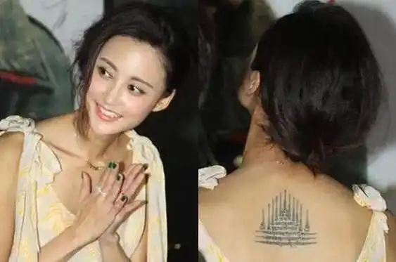 张歆艺后背有一处纹身,在很多场合她都毫不避讳的展露出来,非常显眼.