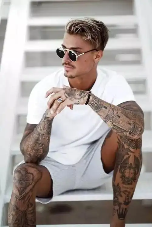 男人与纹身总一款纹身让你舔屏