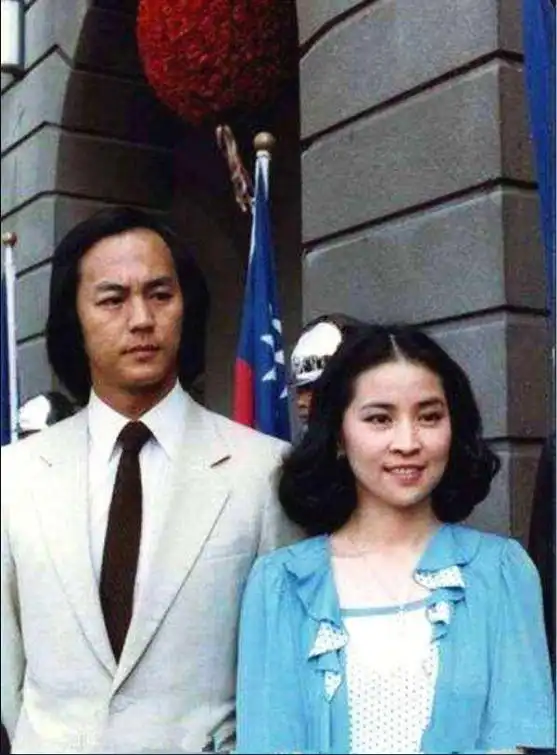 林凤娇年轻时有多美在没有修图的时代,远甩小20岁的吴绮莉几条街