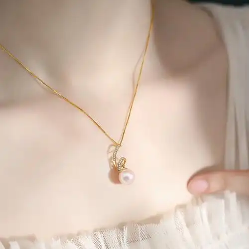 珍珠项链鱼儿家新款时尚镶钻18k金淡水淡水吊坠颈饰