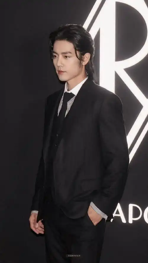 肖战长发背头##肖战 拉夫劳伦香氛##肖战