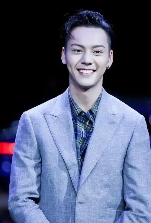 陈伟霆个人简介资料,从"豪门阔少"到"流量小生",陈伟霆经历了些什么!