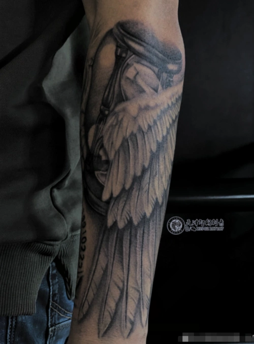 翅膀纹身图案大全翅膀纹身有什么寓意3